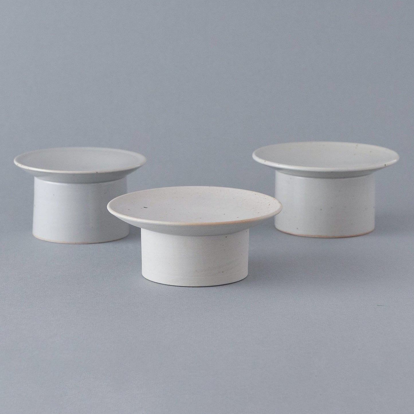 磁器焼締高坏台皿