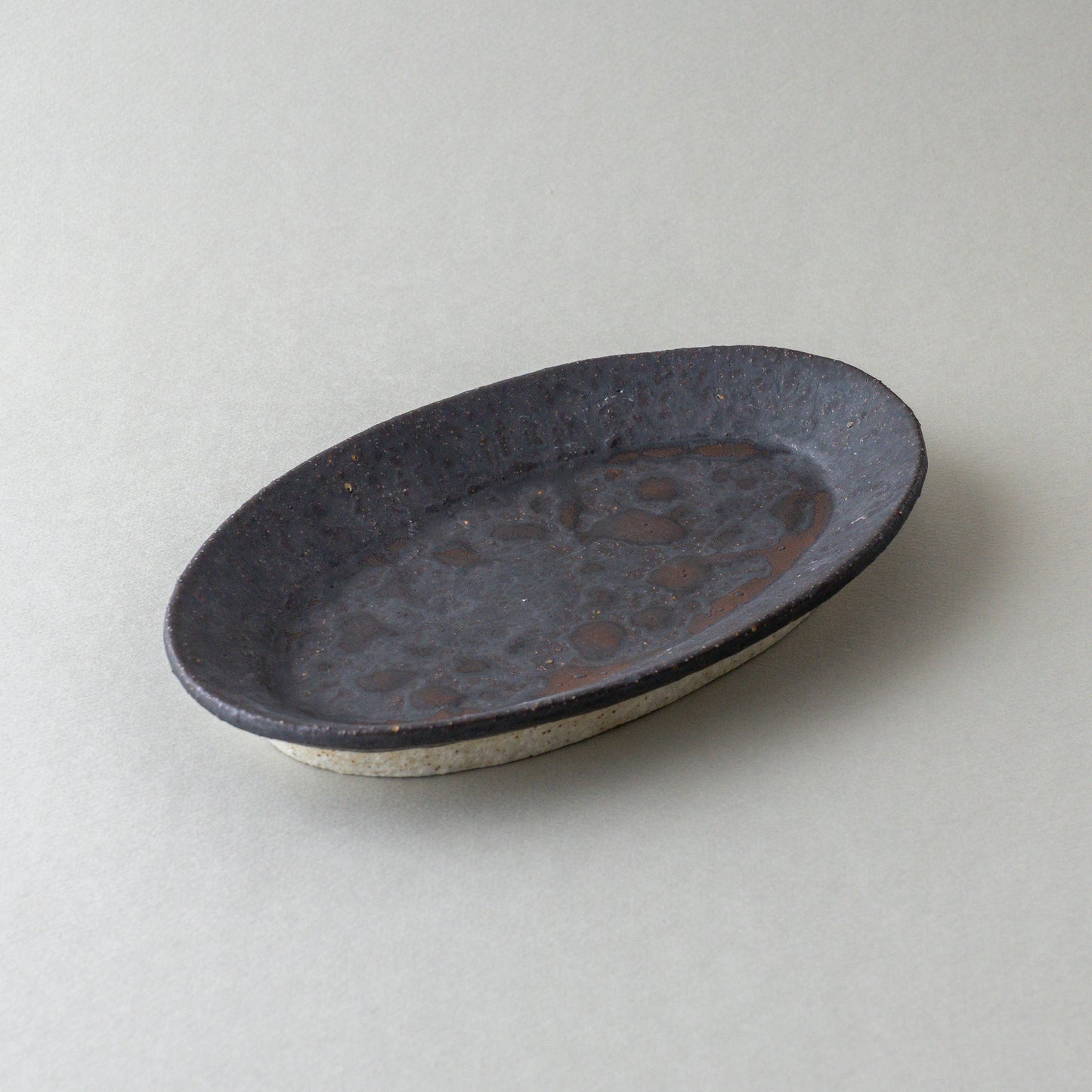 オーバル皿 中 黒釉 #8